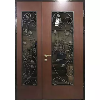 Двустворчатая стальная дверь с декоративной кованой решеткой Двустворчатая стальная дверь с декоративной кованой решеткой